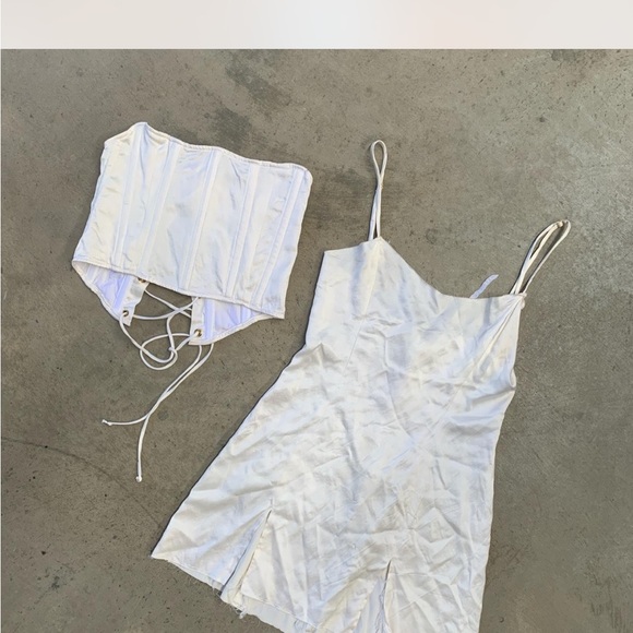 ARE YOU AM I- Faira dress and corset - Picture 5 of 5